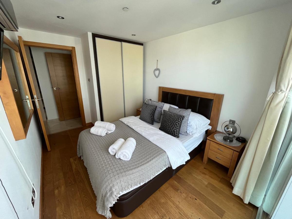 Ocean Village Lovely 2 Bedroom Apartment Gibraltar Exteriör bild