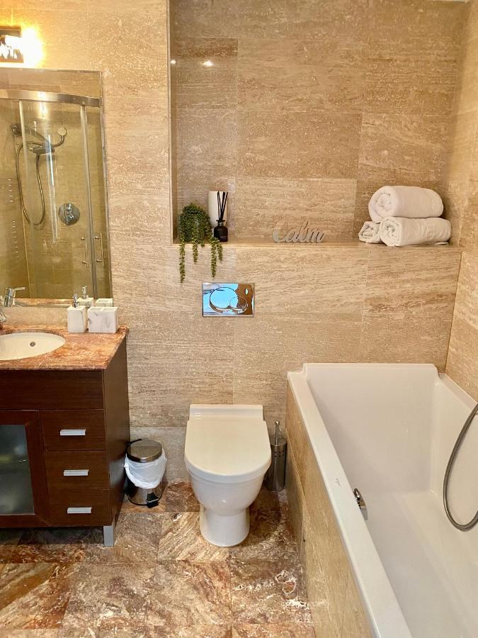 Ocean Village Lovely 2 Bedroom Apartment Gibraltar Exteriör bild